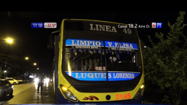 Barras bravas atacan colectivo | Noticias Paraguay