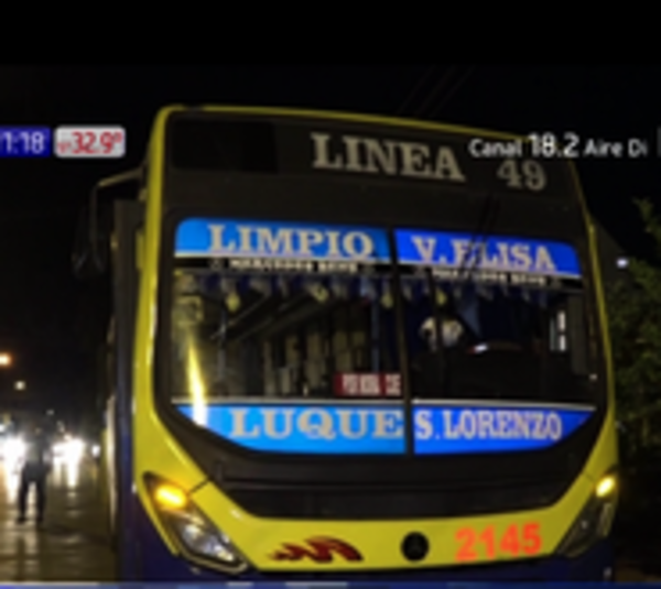 Bus atacado por barras bravas - Paraguay.com