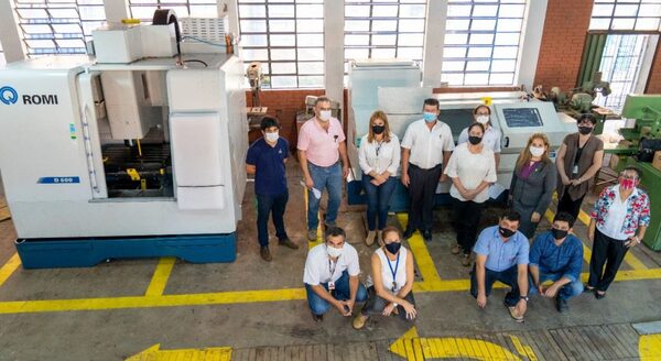 Itaipu financia el fortalecimiento y la modernización de 17 laboratorios de colegios técnicos