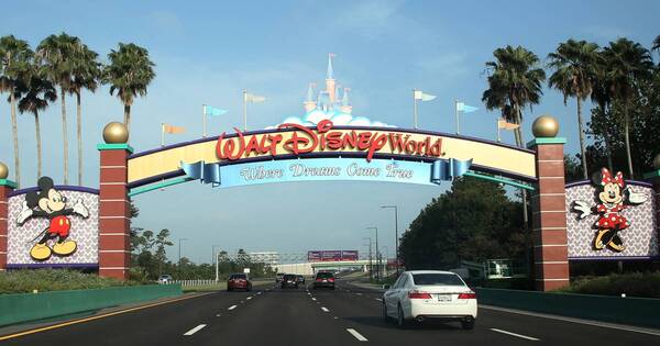 La Nación / Retiran a Disney estatuto especial de autogobierno en Florida