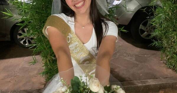 La Nación / ¡Se casa!: la exmiss y piloto comercial Ana Paula Céspedes se despidió de su soltería