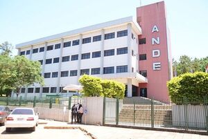 Multan a la ANDE por quema de electrodomésticos a raíz de sobrecarga - La Clave