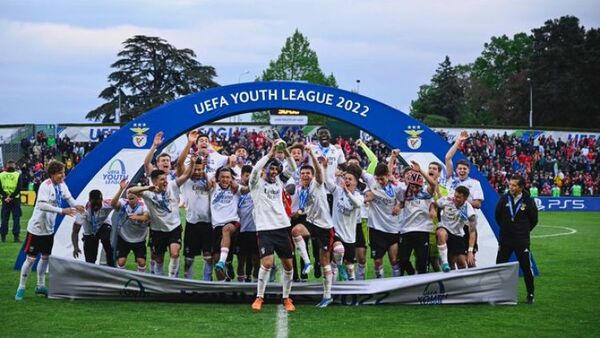 Benfica aplasta al Salzburgo y gana la Champions Juvenil