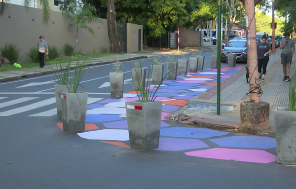 Implementan urbanismo táctico en plaza de Asunción