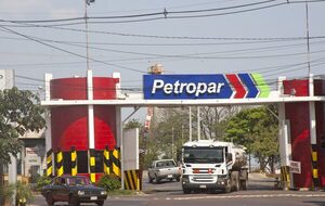 Senado aprueba proyecto que facilita a Petropar compra de combustibles sin intermediarios