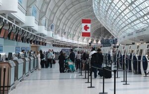 Relajan las restricciones por COVID-19 para los turistas internacionales en Canadá - ADN Digital