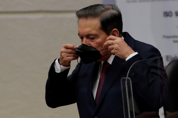 Panamá aprueba una ley que establece cambio gradual hacia autos eléctricos - MarketData