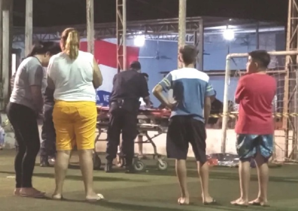 Lamentable: Muere un niño en cancha de fútbol al caerle un arco sobre la cabeza