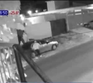 Encañonan y roban un vehículo en Santa Rosa, Ñemby - Paraguay.com