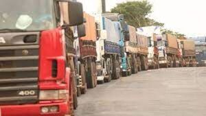 Camioneros seguirán al costado de las rutas hasta que se apruebe proyecto