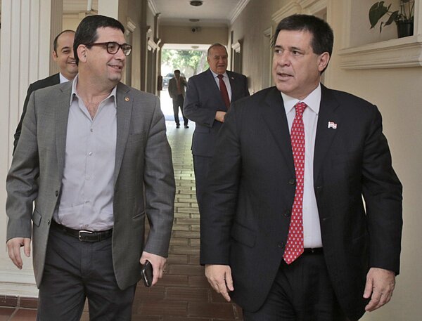 Hugo Velázquez desafía a HC