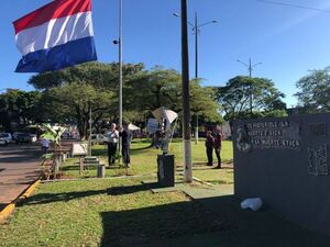 Periodistas se concentraron en la Plaza Santiago Leguizamon para recordar su día