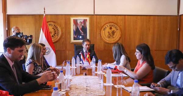 La Nación / Firmas españolas pueden usar a Paraguay como hub en sectores industriales