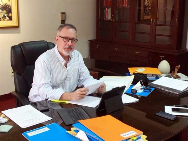 Llanistas se oponen al proyecto Petropar y lo califican como “libertino” - ADN Digital