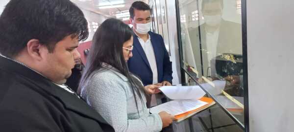 Denuncian a Digno Caballero por lesión de confianza y producción de documentos no auténticos - La Clave