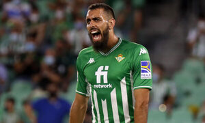 Pelotero campeón en España festejó hablando como el Borracho de la Arbolada