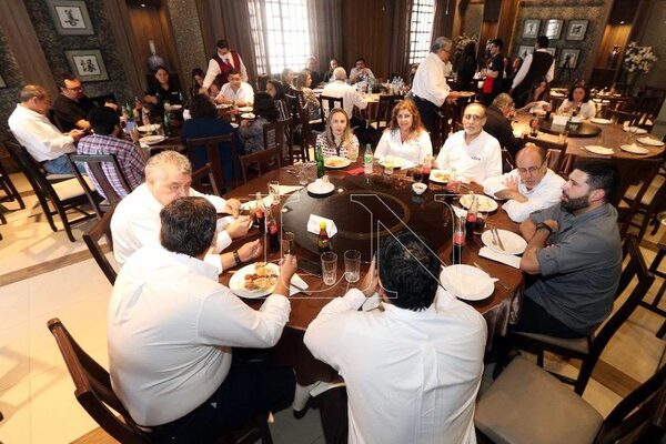 Expo 2022 agasajó a periodistas en su día