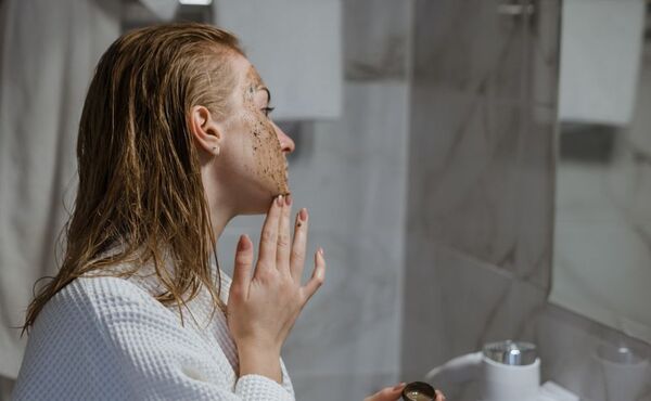 La mascarilla de café y sus beneficios para reafirmar el rostro