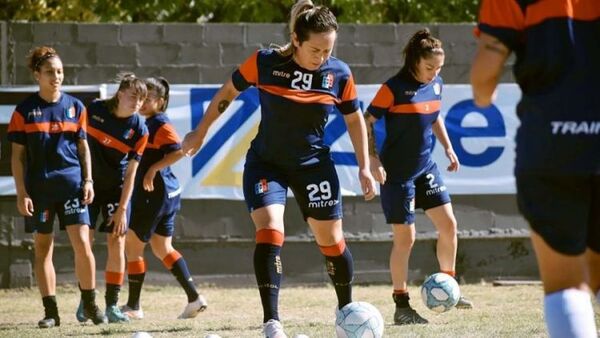 La delantera trans Jezabel Carranza fue habilitada para jugar en Español