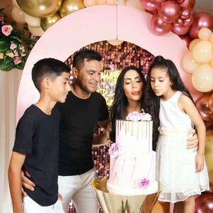 Rossana Barrios recibió su nuevo año rodeada del amor de su familia - Gente - ABC Color