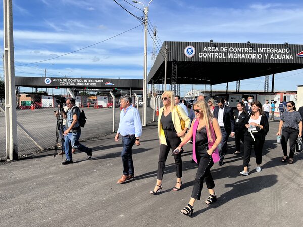 Migraciones de Paraguay y Argentina coordinan agilizar atención en cruce Falcón-Clorinda - .::Agencia IP::.
