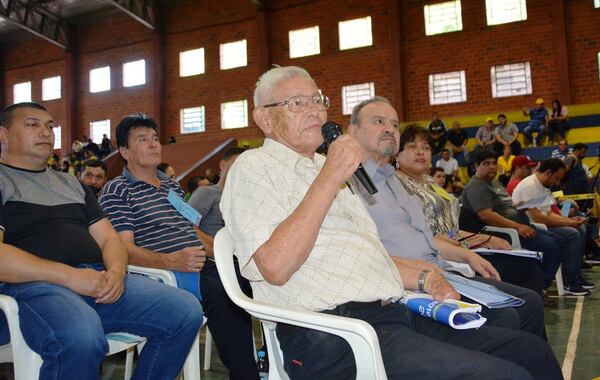 Asamblea deliverativa en Cooperativa Luque •