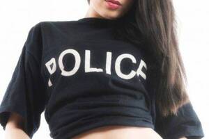 Crónica / Pillan a dos mujeres policías de Misiones vendiendo sus fotos hots