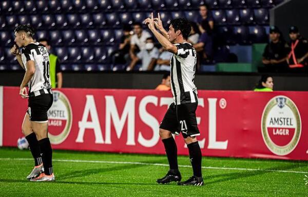 El Guma derrotó a Athletico Paranaense y lidera el Grupo B de la Libertadores