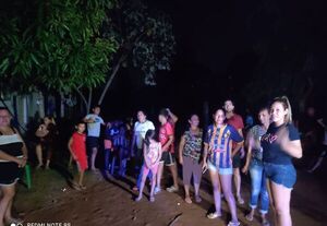 Vecinos de Luque se manifiestan porque no tienen luz hace cuatro días - Nacionales - ABC Color