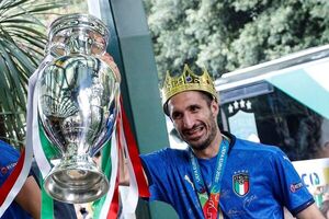 Chiellini, capitán de Italia, prepara su despedida - Fútbol - ABC Color