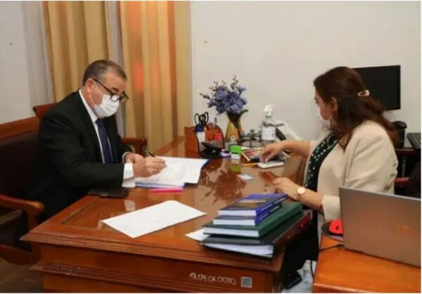 El Colegio de Abogados tilda de atentado político a crisis en el CM - Radio Imperio