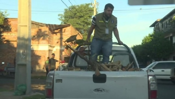 Despejan estacionamientos 'reservados' en Barrio Sajonia - C9N