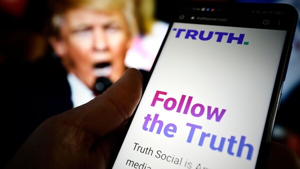 Diario HOY | Truth Social de Trump supera a Twitter en App Store tras anunciarse la compra de la red social por Musk