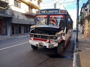 Accidente de tránsito en el microcentro de Asunción - Nacionales - ABC Color