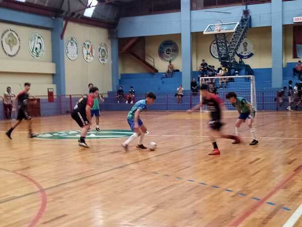 Espectacular inauguración de torneo intercolegial - La Clave