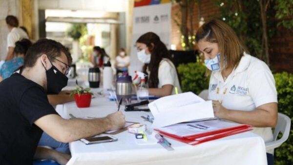 Hay 200 becas para estudiar en universidades extranjeras