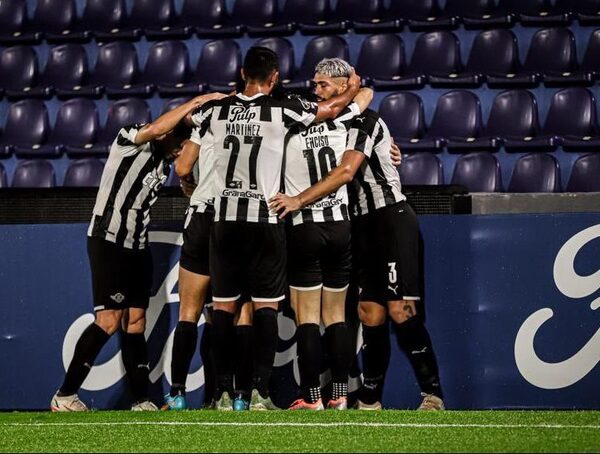 Di Tore valora las victorias de Libertad como local en Copa Libertadores · Radio Monumental 1080 AM