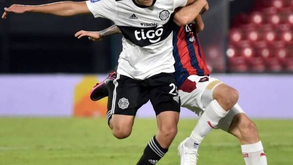 Crónica / Futbolista de Olimpia denuncia intento de extorsión "utilizando" a modelos