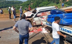 Camioneta quedó en medio de dos camiones en triple choque