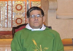 Anulan condena por acoso sexual contra el sacerdote Silvestre Olmedo - Noticiero Paraguay