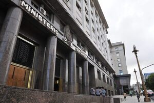 Argentina coloca deuda en el mercado local por 3.106 millones de dólares - MarketData