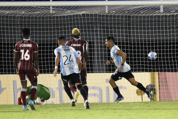 ¡Histórico! Triunfazo en el último suspiro y punta para Guaireña