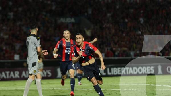 Crónica / Pisa fuerte en la Copa: El Ciclón ganó, es líder y quedó cerca de la clasificación