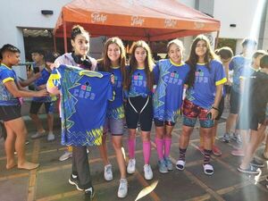 Los jóvenes nadadores demostraron todo su talento en el Club Sajonia - Polideportivo - ABC Color