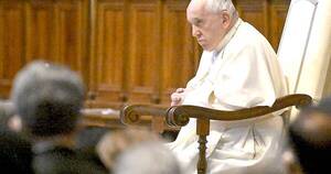 La Nación / En audiencia, el Papa defendió a las suegras