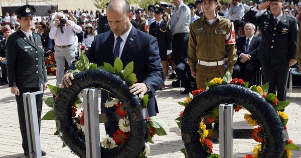 La Nación / Israel recuerda el Día del Holocausto