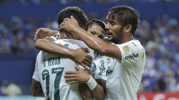 Palmeiras mantiene el paso perfecto y hunde a Emelec