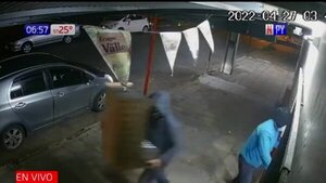 Roban tragamonedas de comercio en el barrio Herrera de Asunción - PARAGUAYPE.COM