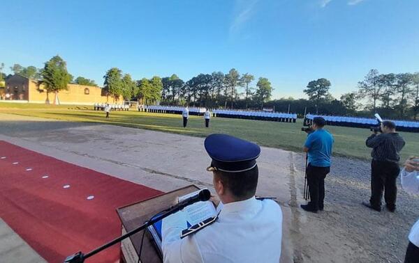 Egresan 300 nuevos oficiales de la Policía Nacional en Coronel Oviedo – Prensa 5