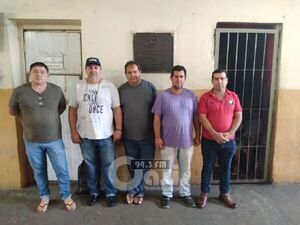 Líderes camioneros procesados por extorsión son trasladados a Tacumbú